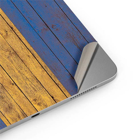 Barbados Flag Dark Wood Apple iPad Air Skin